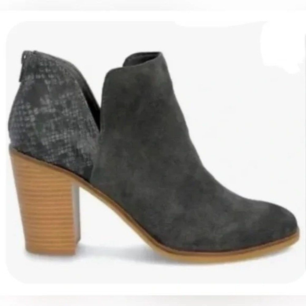 NWOT DV8 Dolce Vita 7.5 Shai Heeled Snake & Suede Gray ankle boot 131434